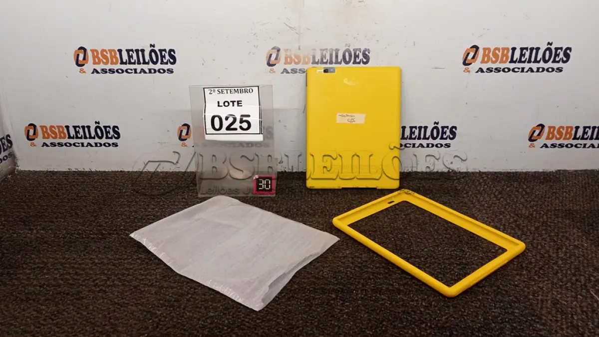 LOTE 025 - 01 TABLET MARCA POSITIVO. (NO ESTADO) ATENÇÃO! FAZER A VISITAÇÃO ANTES DE ARREMATAR, NÃO SABEMOS SE FUNCIONA, LEILÃO NÃO TEM GARANTIA E NEM DEVOLUÇÃO, SUJEITO A POSSÍVEIS AVARIAS VISÍVEIS/OCULTAS E/OU AUSÊNCIA DE COMPONENTES.