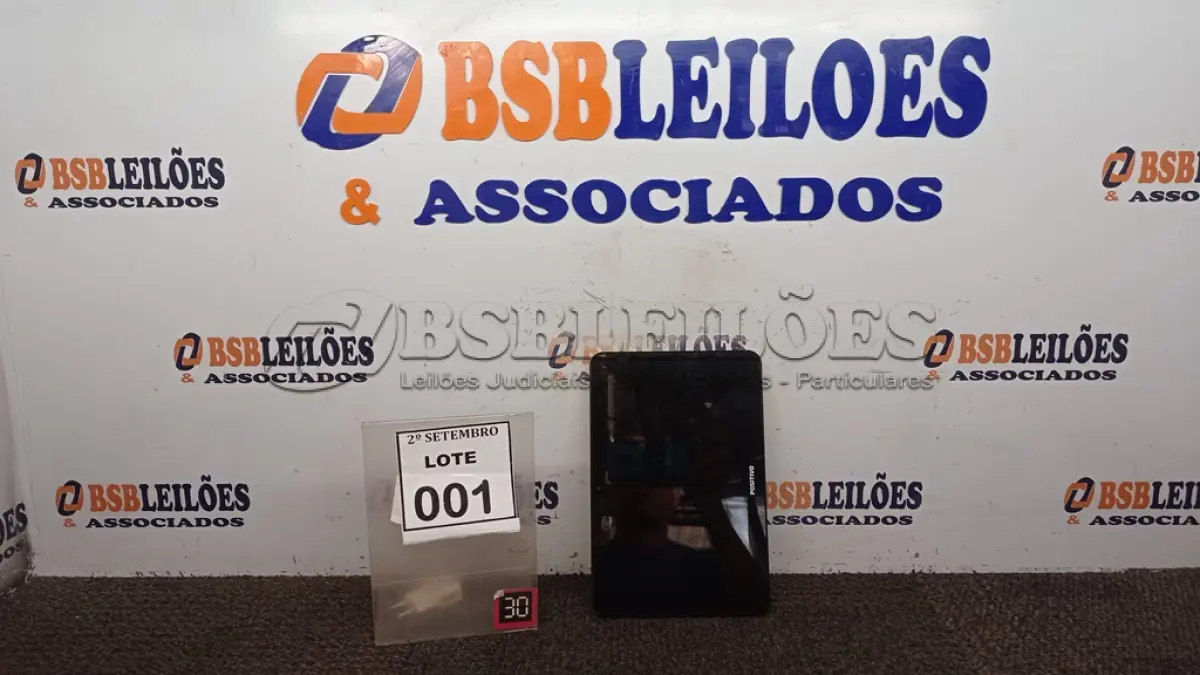 LOTE 001 - 01 TABLET MARCA POSITIVO. (NO ESTADO) ATENÇÃO! FAZER A VISITAÇÃO ANTES DE ARREMATAR, NÃO SABEMOS SE FUNCIONA, LEILÃO NÃO TEM GARANTIA E NEM DEVOLUÇÃO, SUJEITO A POSSÍVEIS AVARIAS VISÍVEIS/OCULTAS E/OU AUSÊNCIA DE COMPONENTES.