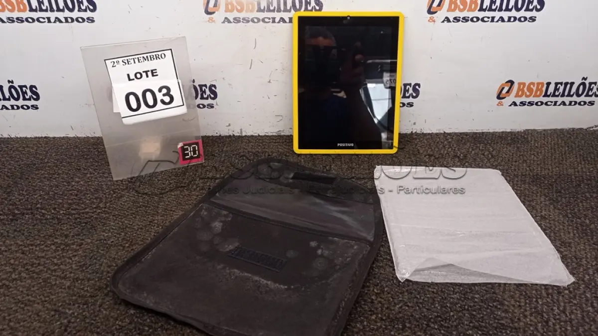 LOTE 003 - 01 TABLET MARCA POSITIVO. (NO ESTADO) ATENÇÃO! FAZER A VISITAÇÃO ANTES DE ARREMATAR, NÃO SABEMOS SE FUNCIONA, LEILÃO NÃO TEM GARANTIA E NEM DEVOLUÇÃO, SUJEITO A POSSÍVEIS AVARIAS VISÍVEIS/OCULTAS E/OU AUSÊNCIA DE COMPONENTES.