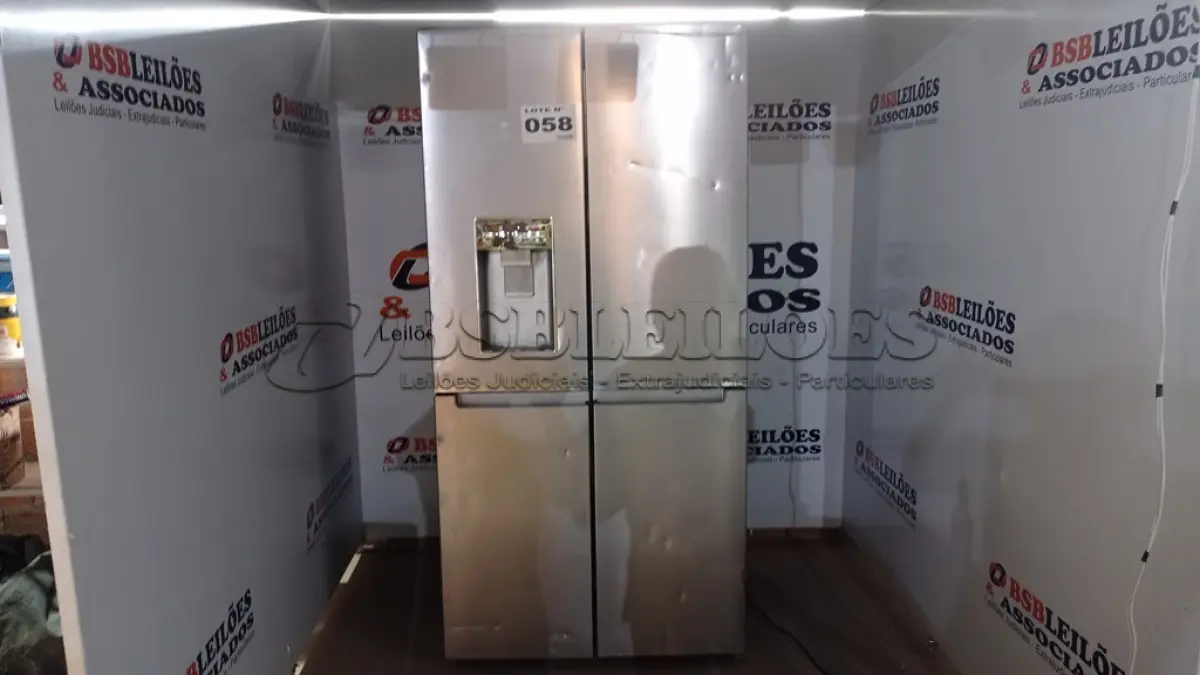 LOTE 058 - 01 GELADEIRA BRASTEMP INVERSE 4 FROST FREE 543 LITROS - BRO90AK 110VOLTS (NO ESTADO, NÃO SABEMOS SE FUNCIONA. LEILÃO NÃO TEM GARANTIA E NEM DEVOLUÇÃO, SUJEITO A POSSÍVEIS AVARIAS VISÍVEIS/OCULTAS E/OU AUSÊNCIA DE COMPONENTES)