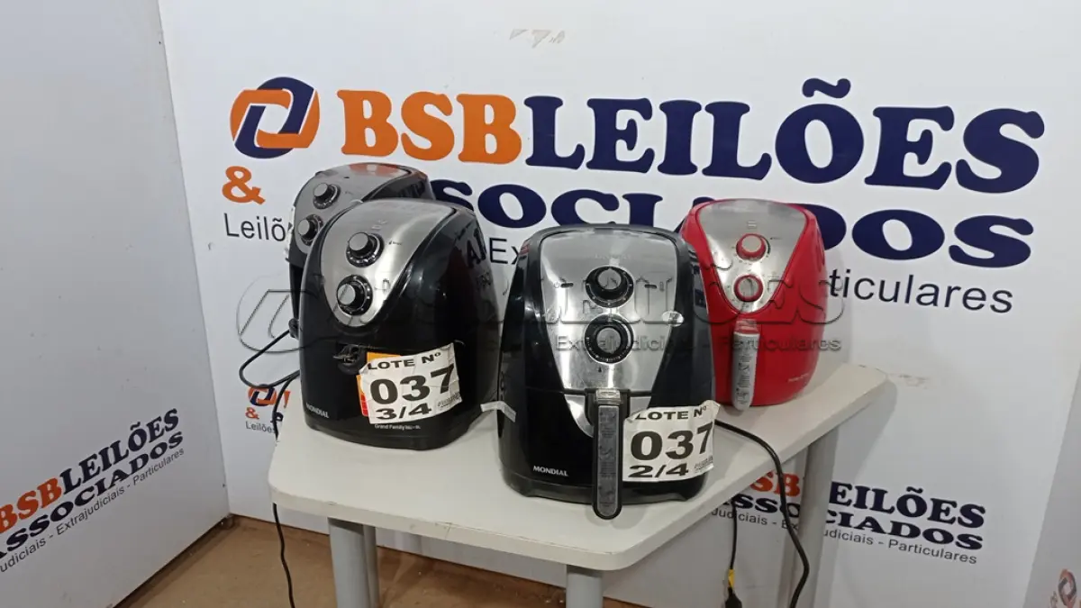 LOTE 037 - 04  FRITADEIRAS SEM ÓLEO AIR FRYER 5LITROS, MONDIAL 110V (NO ESTADO, NÃO SABEMOS SE FUNCIONA. LEILÃO NÃO TEM GARANTIA E NEM DEVOLUÇÃO, SUJEITO A POSSÍVEIS AVARIAS VISÍVEIS/OCULTAS E/OU AUSÊNCIA DE COMPONENTES)
