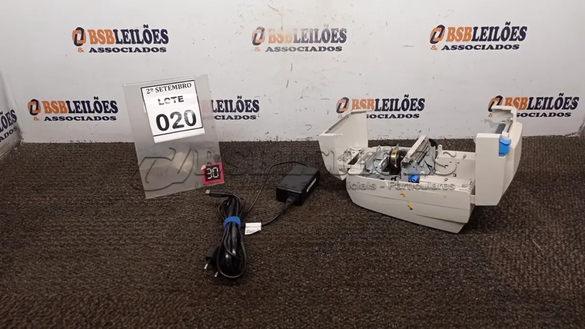 LOTE 020 - 01 MÁQUINA DE CUPOM MARCA DIEBOLD. (NO ESTADO) ATENÇÃO! FAZER A VISITAÇÃO ANTES DE ARREMATAR, NÃO SABEMOS SE FUNCIONA, LEILÃO NÃO TEM GARANTIA E NEM DEVOLUÇÃO, SUJEITO A POSSÍVEIS AVARIAS VISÍVEIS/OCULTAS E/OU AUSÊNCIA DE COMPONENTES.