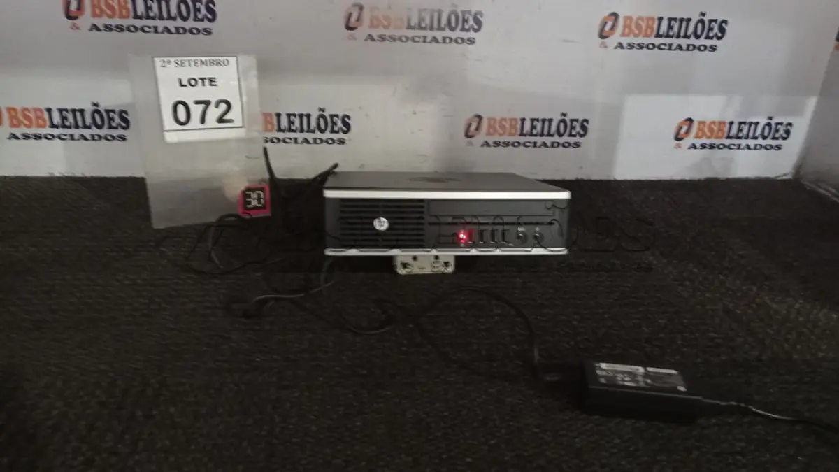 LOTE 072 - 01 MINI PC MARCA HP. (NO ESTADO) ATENÇÃO! FAZER A VISITAÇÃO ANTES DE ARREMATAR, NÃO SABEMOS SE FUNCIONA, LEILÃO NÃO TEM GARANTIA E NEM DEVOLUÇÃO, SUJEITO A POSSÍVEIS AVARIAS VISÍVEIS/OCULTAS E/OU AUSÊNCIA DE COMPONENTES.