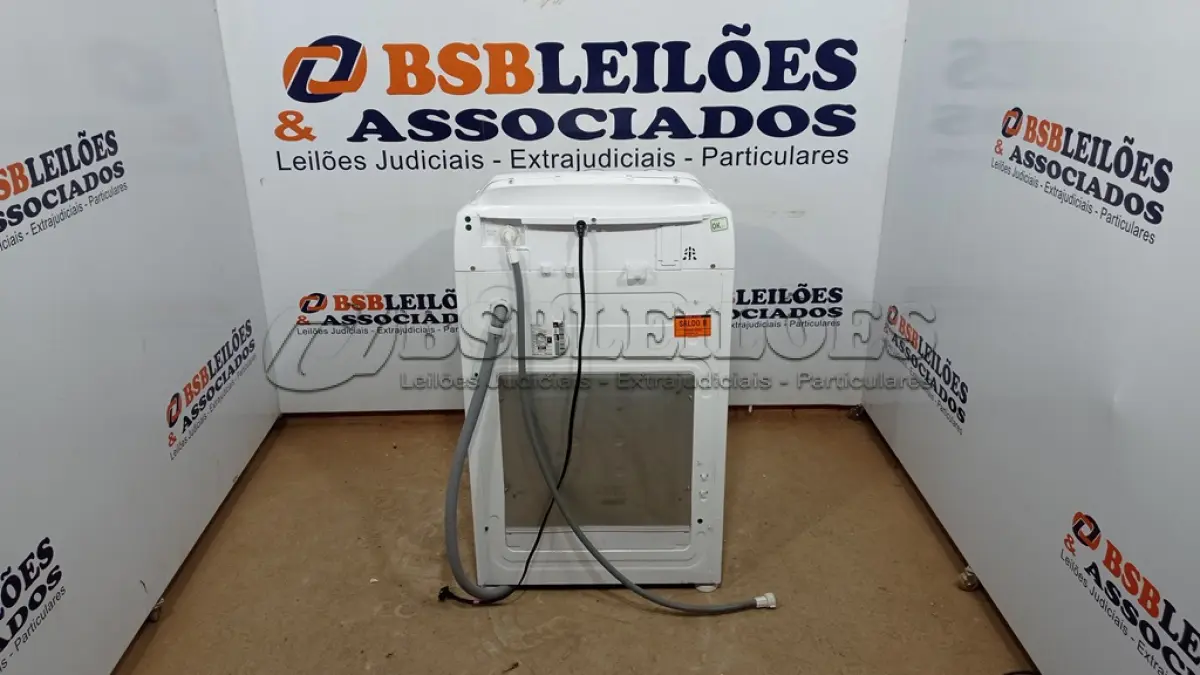LOTE 066 - 01 LAVADORA ROUPAS ELECTROLUX 12 KG BRANCA LAVAGEM LAC12 - 220VOLTS (NO ESTADO, NÃO SABEMOS SE FUNCIONA. LEILÃO NÃO TEM GARANTIA E NEM DEVOLUÇÃO, SUJEITO A POSSÍVEIS AVARIAS VISÍVEIS/OCULTAS E/OU AUSÊNCIA DE COMPONENTES) (NO ESTADO, NÃO SABEMOS SE FUNCIONA. LEILÃO NÃO TEM GARANTIA E NEM DEVOLUÇÃO, SUJEITO A POSSÍVEIS AVARIAS VISÍVEIS/OCULTAS E/OU AUSÊNCIA DE COMPONENTES)