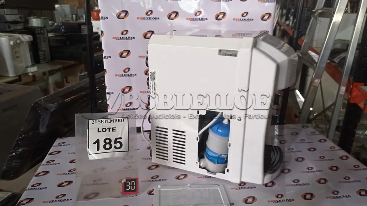 LOTE 185 - 01 PURIFICADOR DE ÁGUA. (NO ESTADO) ATENÇÃO! FAZER A VISITAÇÃO ANTES DE ARREMATAR, NÃO SABEMOS SE FUNCIONA, LEILÃO NÃO TEM GARANTIA E NEM DEVOLUÇÃO, SUJEITO A POSSÍVEIS AVARIAS VISÍVEIS/OCULTAS E/OU AUSÊNCIA DE COMPONENTES.