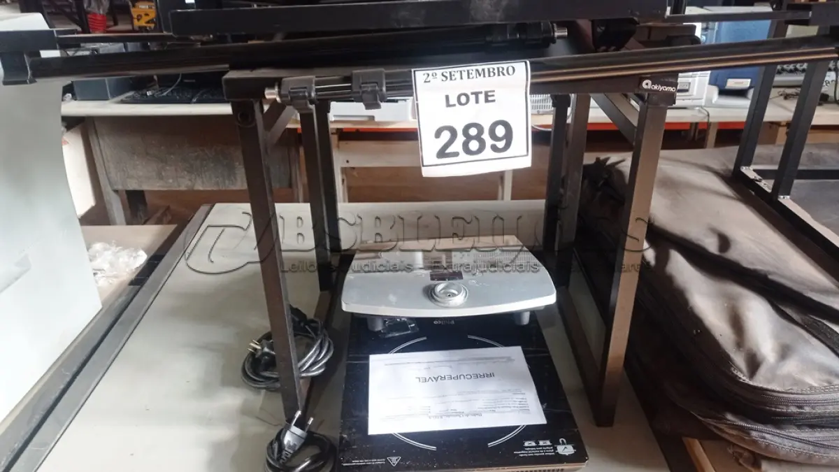 LOTE 289 - 02 FOGÕES DE INDUÇÃO. (NO ESTADO) ATENÇÃO! FAZER A VISITAÇÃO ANTES DE ARREMATAR, NÃO SABEMOS SE FUNCIONA, LEILÃO NÃO TEM GARANTIA E NEM DEVOLUÇÃO, SUJEITO A POSSÍVEIS AVARIAS VISÍVEIS/OCULTAS E/OU AUSÊNCIA DE COMPONENTES.