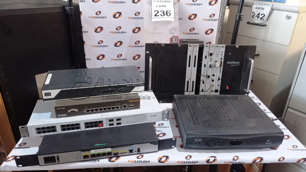 LOTE 236 - 01 CENTRAL PABX HÍBRIDA MODELO IMPACTA MARCA INTELBRAS, 01 RECEPTOR DE SATÉLITE DIRECPC MARCA HUGHES, 01 ROTEADOR HP MSR1002-4, 01 ROTEADOR CISCO 800M SERIES E 02 SWITCHES. (NO ESTADO) ATENÇÃO! FAZER A VISITAÇÃO ANTES DE ARREMATAR, NÃO SABEMOS SE FUNCIONA, LEILÃO NÃO TEM GARANTIA E NEM DEVOLUÇÃO, SUJEITO A POSSÍVEIS AVARIAS VISÍVEIS/OCULTAS E/OU AUSÊNCIA DE COMPONENTES.