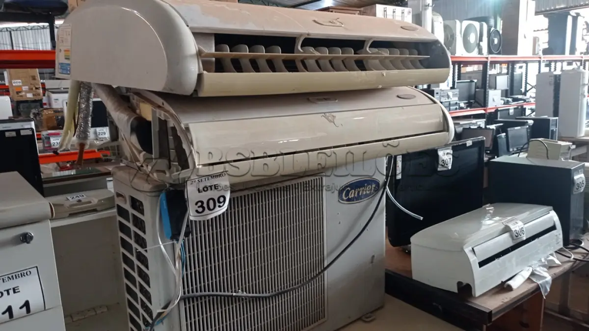 LOTE 309 - 02 EVAPORADORAS E 01 CONDENSADORA 18000 BTU. (NO ESTADO) ATENÇÃO! FAZER A VISITAÇÃO ANTES DE ARREMATAR, NÃO SABEMOS SE FUNCIONA, LEILÃO NÃO TEM GARANTIA E NEM DEVOLUÇÃO, SUJEITO A POSSÍVEIS AVARIAS VISÍVEIS/OCULTAS E/OU AUSÊNCIA DE COMPONENTES.