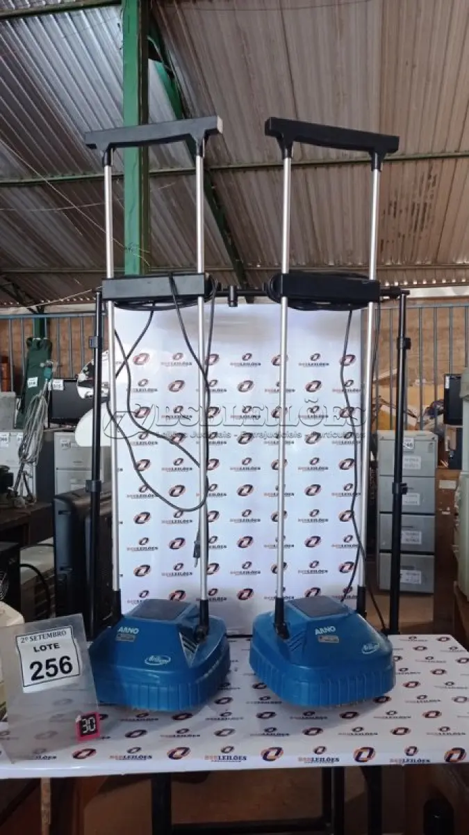 LOTE 256 - 02 ENCERADEIRAS ELÉTRICAS MARCA ARNO. (NO ESTADO) ATENÇÃO! FAZER A VISITAÇÃO ANTES DE ARREMATAR, NÃO SABEMOS SE FUNCIONA, LEILÃO NÃO TEM GARANTIA E NEM DEVOLUÇÃO, SUJEITO A POSSÍVEIS AVARIAS VISÍVEIS/OCULTAS E/OU AUSÊNCIA DE COMPONENTES.