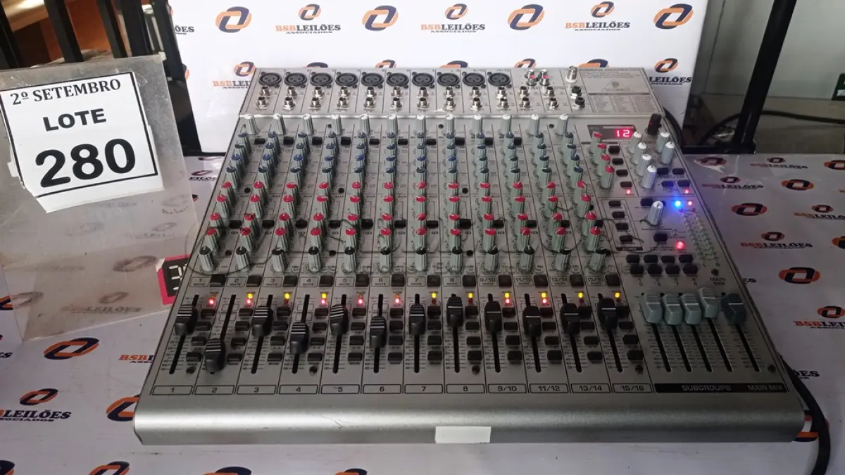 LOTE 280 - 01 MESA DE SOM MARCA BEHRINGER EURORACK UB2442FX-PRO. (NO ESTADO) ATENÇÃO! FAZER A VISITAÇÃO ANTES DE ARREMATAR, NÃO SABEMOS SE FUNCIONA, LEILÃO NÃO TEM GARANTIA E NEM DEVOLUÇÃO, SUJEITO A POSSÍVEIS AVARIAS VISÍVEIS/OCULTAS E/OU AUSÊNCIA DE COMPONENTES.