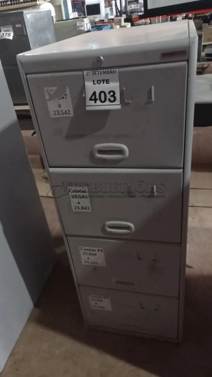 LOTE 403 - 01 ARQUIVO DE AÇO COM 04 GAVETAS. (NO ESTADO) ATENÇÃO! FAZER A VISITAÇÃO ANTES DE ARREMATAR, NÃO SABEMOS SE FUNCIONA, LEILÃO NÃO TEM GARANTIA E NEM DEVOLUÇÃO, SUJEITO A POSSÍVEIS AVARIAS VISÍVEIS/OCULTAS E/OU AUSÊNCIA DE COMPONENTES.