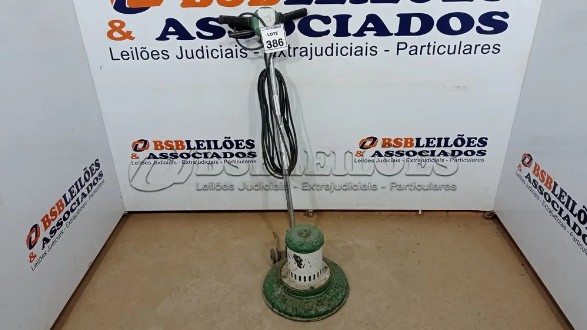 LOTE 386 - 01 ENCERADEIRA INDUSTRIAL. (NO ESTADO) ATENÇÃO! FAZER A VISITAÇÃO ANTES DE ARREMATAR, NÃO SABEMOS SE FUNCIONA, LEILÃO NÃO TEM GARANTIA E NEM DEVOLUÇÃO, SUJEITO A POSSÍVEIS AVARIAS VISÍVEIS/OCULTAS E/OU AUSÊNCIA DE COMPONENTES.