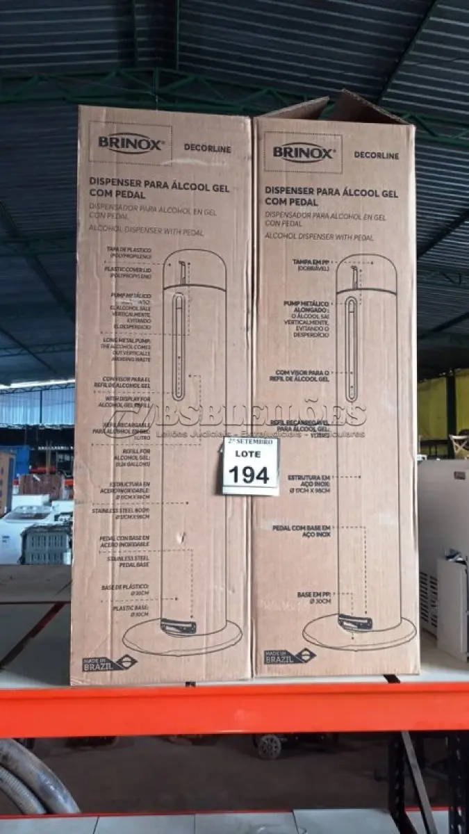 LOTE 194 - 02 DISPENSES DE ÁLCOOL EM GEL COM PEDAL MARCA BRINOX. (NO ESTADO) ATENÇÃO! FAZER A VISITAÇÃO ANTES DE ARREMATAR, NÃO SABEMOS SE FUNCIONA, LEILÃO NÃO TEM GARANTIA E NEM DEVOLUÇÃO, SUJEITO A POSSÍVEIS AVARIAS VISÍVEIS/OCULTAS E/OU AUSÊNCIA DE COMPONENTES.