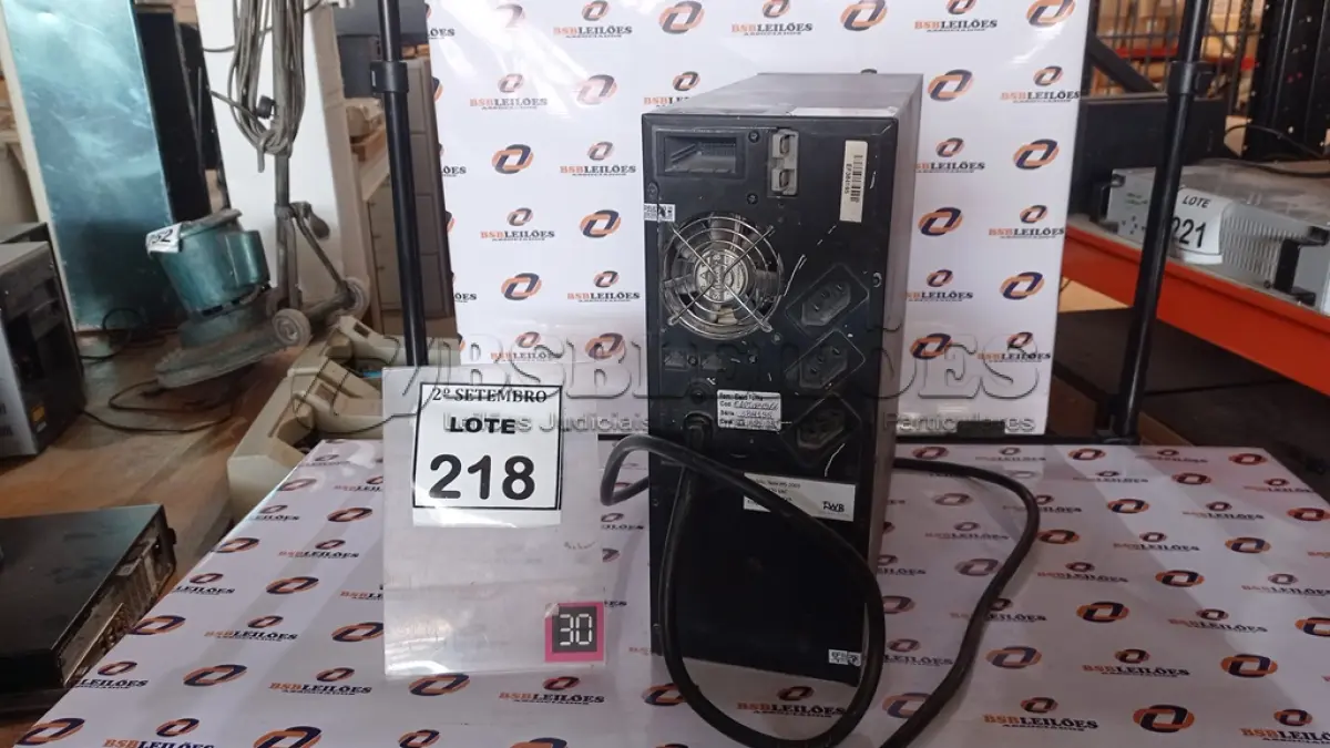 LOTE 218 - 01 NOBREAK MARCA LACERDA. (NO ESTADO) ATENÇÃO! FAZER A VISITAÇÃO ANTES DE ARREMATAR, NÃO SABEMOS SE FUNCIONA, LEILÃO NÃO TEM GARANTIA E NEM DEVOLUÇÃO, SUJEITO A POSSÍVEIS AVARIAS VISÍVEIS/OCULTAS E/OU AUSÊNCIA DE COMPONENTES.