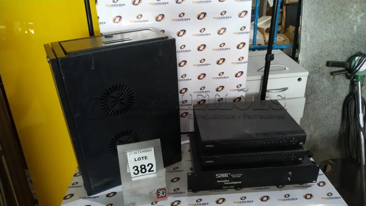 LOTE 382 - 02 APARELHOS DVR MARCA INTELBRAS, 01 FONTE CHAVEADA E 01 RACK DE FERRO. (NO ESTADO) ATENÇÃO! FAZER A VISITAÇÃO ANTES DE ARREMATAR, NÃO SABEMOS SE FUNCIONA, LEILÃO NÃO TEM GARANTIA E NEM DEVOLUÇÃO, SUJEITO A POSSÍVEIS AVARIAS VISÍVEIS/OCULTAS E/OU AUSÊNCIA DE COMPONENTES.