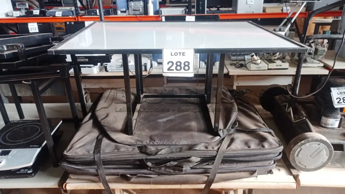 LOTE 288 - 01 LOTE DE VÁRIOS KITS DE CENÁRIOS DE FOTO. (NO ESTADO) ATENÇÃO! FAZER A VISITAÇÃO ANTES DE ARREMATAR, NÃO SABEMOS SE FUNCIONA, LEILÃO NÃO TEM GARANTIA E NEM DEVOLUÇÃO, SUJEITO A POSSÍVEIS AVARIAS VISÍVEIS/OCULTAS E/OU AUSÊNCIA DE COMPONENTES.