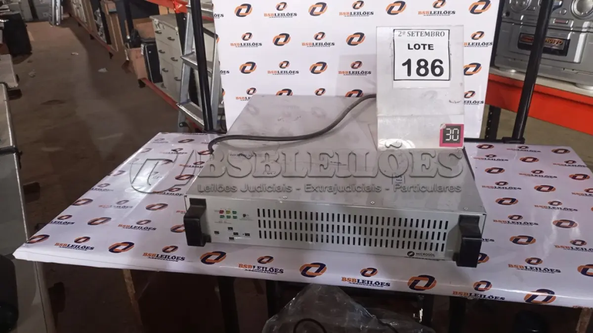 LOTE 186 - 01 ESTABILIZADOR DE TENSÃO MARCA MICROSOL. (NO ESTADO) ATENÇÃO! FAZER A VISITAÇÃO ANTES DE ARREMATAR, NÃO SABEMOS SE FUNCIONA, LEILÃO NÃO TEM GARANTIA E NEM DEVOLUÇÃO, SUJEITO A POSSÍVEIS AVARIAS VISÍVEIS/OCULTAS E/OU AUSÊNCIA DE COMPONENTES.