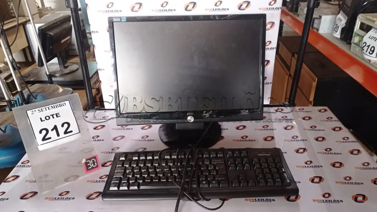 LOTE 212 - 01 CPU MARCA HP, 01 MONITOR MARCA AOC E 01 TECLADO. (NO ESTADO) ATENÇÃO! FAZER A VISITAÇÃO ANTES DE ARREMATAR, NÃO SABEMOS SE FUNCIONA, LEILÃO NÃO TEM GARANTIA E NEM DEVOLUÇÃO, SUJEITO A POSSÍVEIS AVARIAS VISÍVEIS/OCULTAS E/OU AUSÊNCIA DE COMPONENTES.