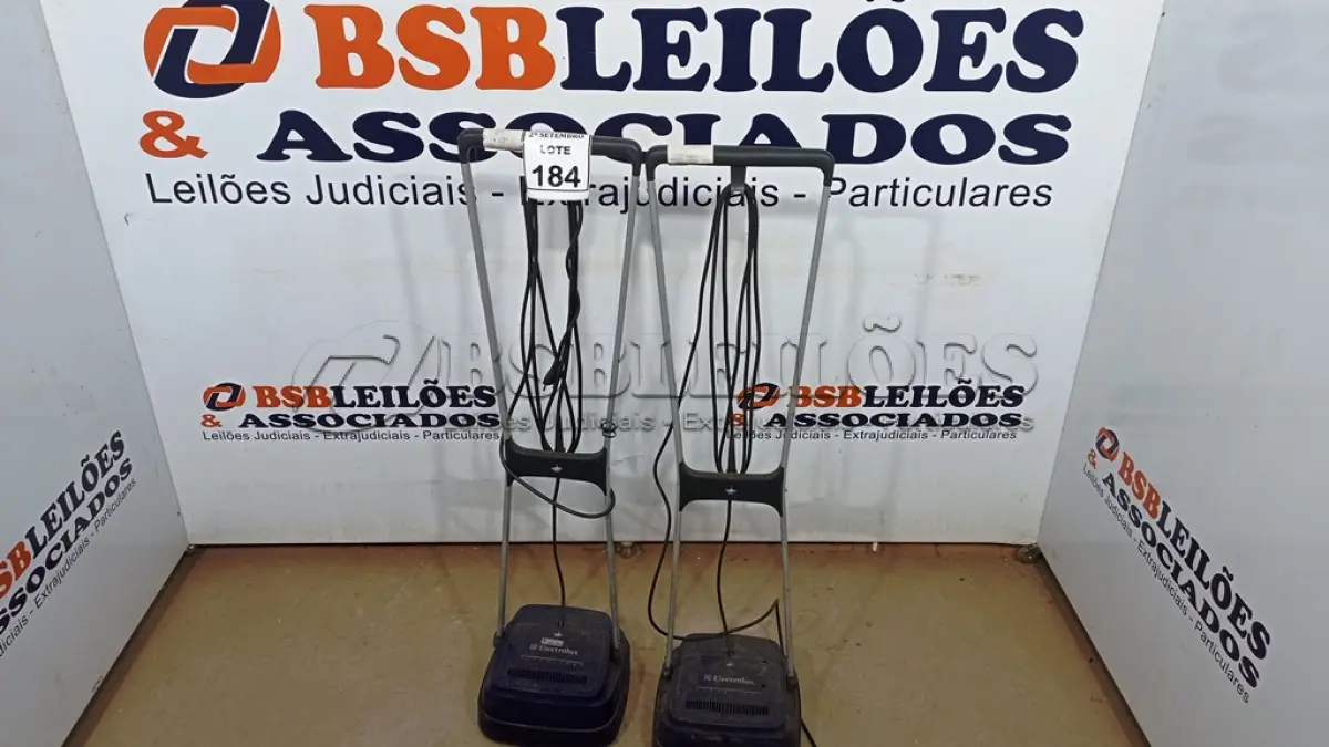 LOTE 184 - 02 ENCERADEIRAS. (NO ESTADO) ATENÇÃO! FAZER A VISITAÇÃO ANTES DE ARREMATAR, NÃO SABEMOS SE FUNCIONA, LEILÃO NÃO TEM GARANTIA E NEM DEVOLUÇÃO, SUJEITO A POSSÍVEIS AVARIAS VISÍVEIS/OCULTAS E/OU AUSÊNCIA DE COMPONENTES.