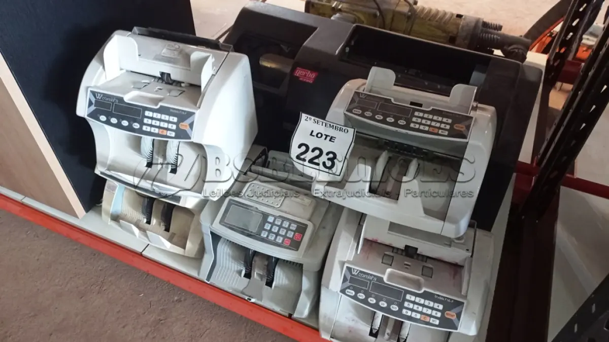 LOTE 223 - 05 MÁQUINAS DE CONTAR CÉDULAS E 01 MÁQUINA DE CONTAR MOEDAS. (NO ESTADO) ATENÇÃO! FAZER A VISITAÇÃO ANTES DE ARREMATAR, NÃO SABEMOS SE FUNCIONA, LEILÃO NÃO TEM GARANTIA E NEM DEVOLUÇÃO, SUJEITO A POSSÍVEIS AVARIAS VISÍVEIS/OCULTAS E/OU AUSÊNCIA DE COMPONENTES.