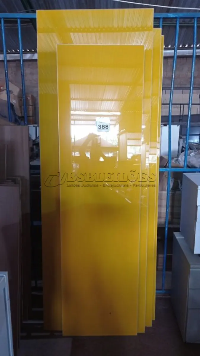 LOTE 388 - 07 PAINÉIS DE VIDRO NA COR AMARELO TAMANHOS DIVERSOS. (NO ESTADO) ATENÇÃO! FAZER A VISITAÇÃO ANTES DE ARREMATAR, NÃO SABEMOS SE FUNCIONA, LEILÃO NÃO TEM GARANTIA E NEM DEVOLUÇÃO, SUJEITO A POSSÍVEIS AVARIAS VISÍVEIS/OCULTAS E/OU AUSÊNCIA DE COMPONENTES.