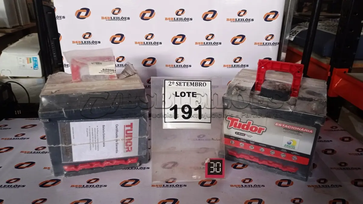LOTE 191 - 02 BATERIAS ESTACIONARIAS MARCA TUDOR. (NO ESTADO) ATENÇÃO! FAZER A VISITAÇÃO ANTES DE ARREMATAR, NÃO SABEMOS SE FUNCIONA, LEILÃO NÃO TEM GARANTIA E NEM DEVOLUÇÃO, SUJEITO A POSSÍVEIS AVARIAS VISÍVEIS/OCULTAS E/OU AUSÊNCIA DE COMPONENTES.