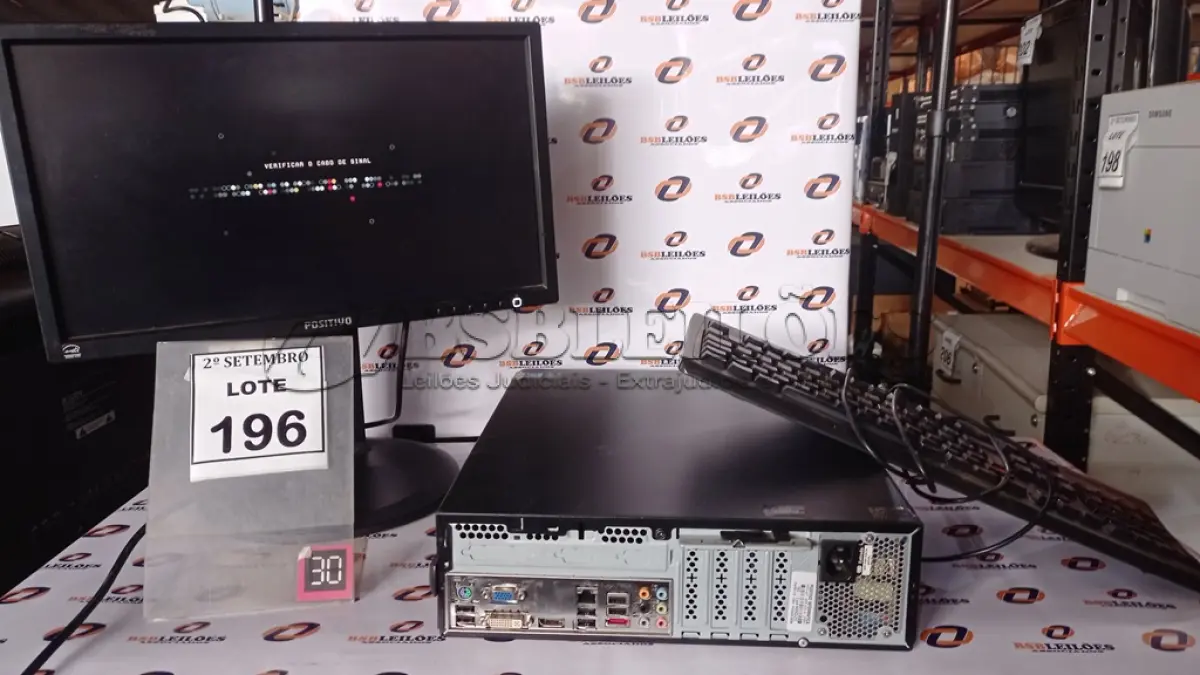 LOTE 196 - 01 CPU MARCA POSITIVO, 01 MONITOR MARCA POSITIVO E 01 TECLADO. (NO ESTADO) ATENÇÃO! FAZER A VISITAÇÃO ANTES DE ARREMATAR, NÃO SABEMOS SE FUNCIONA, LEILÃO NÃO TEM GARANTIA E NEM DEVOLUÇÃO, SUJEITO A POSSÍVEIS AVARIAS VISÍVEIS/OCULTAS E/OU AUSÊNCIA DE COMPONENTES.