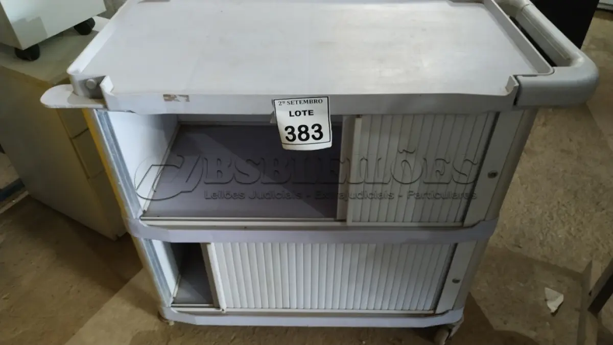 LOTE 383 - 01 CARRINHO MULTIUSO COM 02 COMPARTIMENTOS. (NO ESTADO) ATENÇÃO! FAZER A VISITAÇÃO ANTES DE ARREMATAR, NÃO SABEMOS SE FUNCIONA, LEILÃO NÃO TEM GARANTIA E NEM DEVOLUÇÃO, SUJEITO A POSSÍVEIS AVARIAS VISÍVEIS/OCULTAS E/OU AUSÊNCIA DE COMPONENTES.