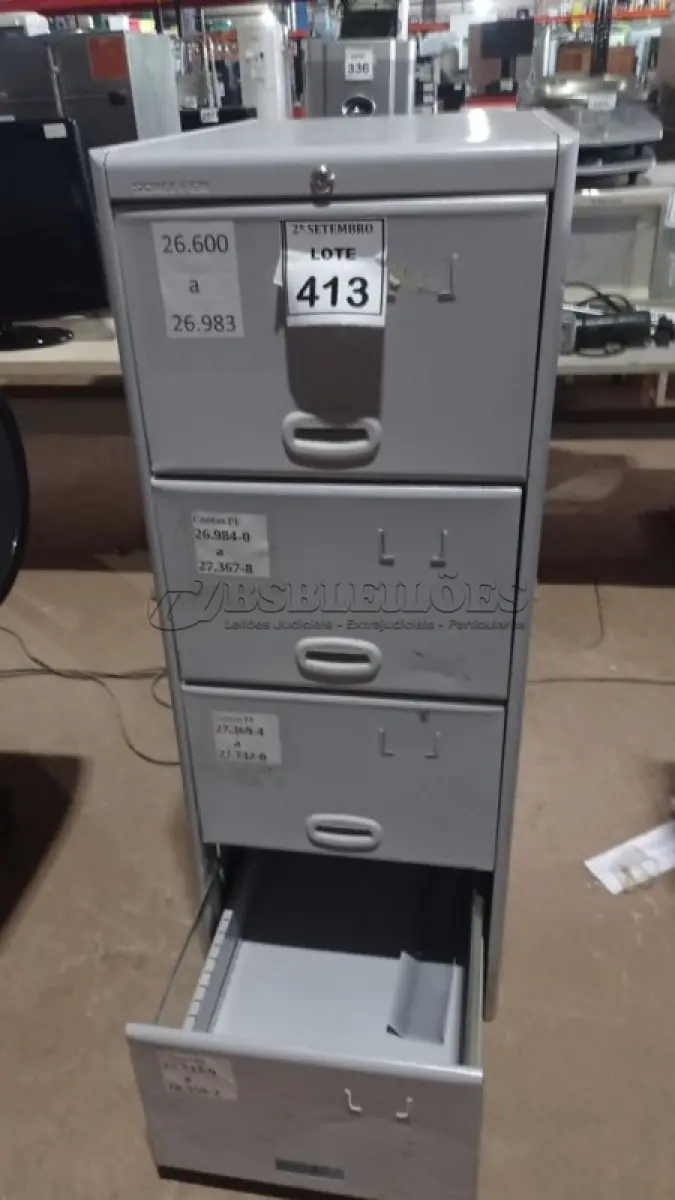 LOTE 413 - 01 ARQUIVO DE AÇO COM 04 GAVETAS. (NO ESTADO) ATENÇÃO! FAZER A VISITAÇÃO ANTES DE ARREMATAR, NÃO SABEMOS SE FUNCIONA, LEILÃO NÃO TEM GARANTIA E NEM DEVOLUÇÃO, SUJEITO A POSSÍVEIS AVARIAS VISÍVEIS/OCULTAS E/OU AUSÊNCIA DE COMPONENTES.