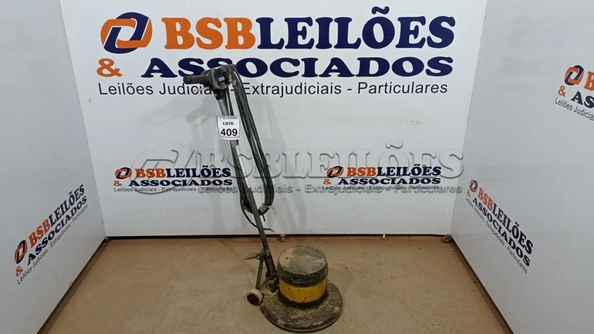LOTE 409 - 01 ENCERADEIRA INDUSTRIAL. (NO ESTADO) ATENÇÃO! FAZER A VISITAÇÃO ANTES DE ARREMATAR, NÃO SABEMOS SE FUNCIONA, LEILÃO NÃO TEM GARANTIA E NEM DEVOLUÇÃO, SUJEITO A POSSÍVEIS AVARIAS VISÍVEIS/OCULTAS E/OU AUSÊNCIA DE COMPONENTES.