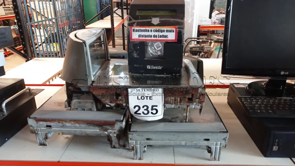LOTE 235 - 04 LEITORES DE CÓDIGOS DE BARRA FIXOS. (NO ESTADO) ATENÇÃO! FAZER A VISITAÇÃO ANTES DE ARREMATAR, NÃO SABEMOS SE FUNCIONA, LEILÃO NÃO TEM GARANTIA E NEM DEVOLUÇÃO, SUJEITO A POSSÍVEIS AVARIAS VISÍVEIS/OCULTAS E/OU AUSÊNCIA DE COMPONENTES.