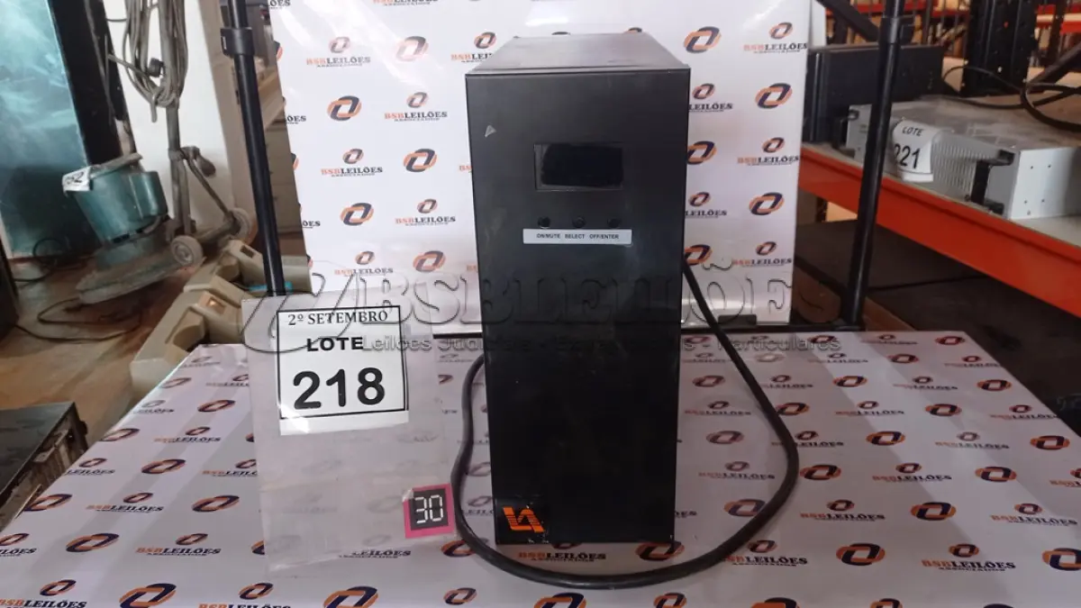 LOTE 218 - 01 NOBREAK MARCA LACERDA. (NO ESTADO) ATENÇÃO! FAZER A VISITAÇÃO ANTES DE ARREMATAR, NÃO SABEMOS SE FUNCIONA, LEILÃO NÃO TEM GARANTIA E NEM DEVOLUÇÃO, SUJEITO A POSSÍVEIS AVARIAS VISÍVEIS/OCULTAS E/OU AUSÊNCIA DE COMPONENTES.