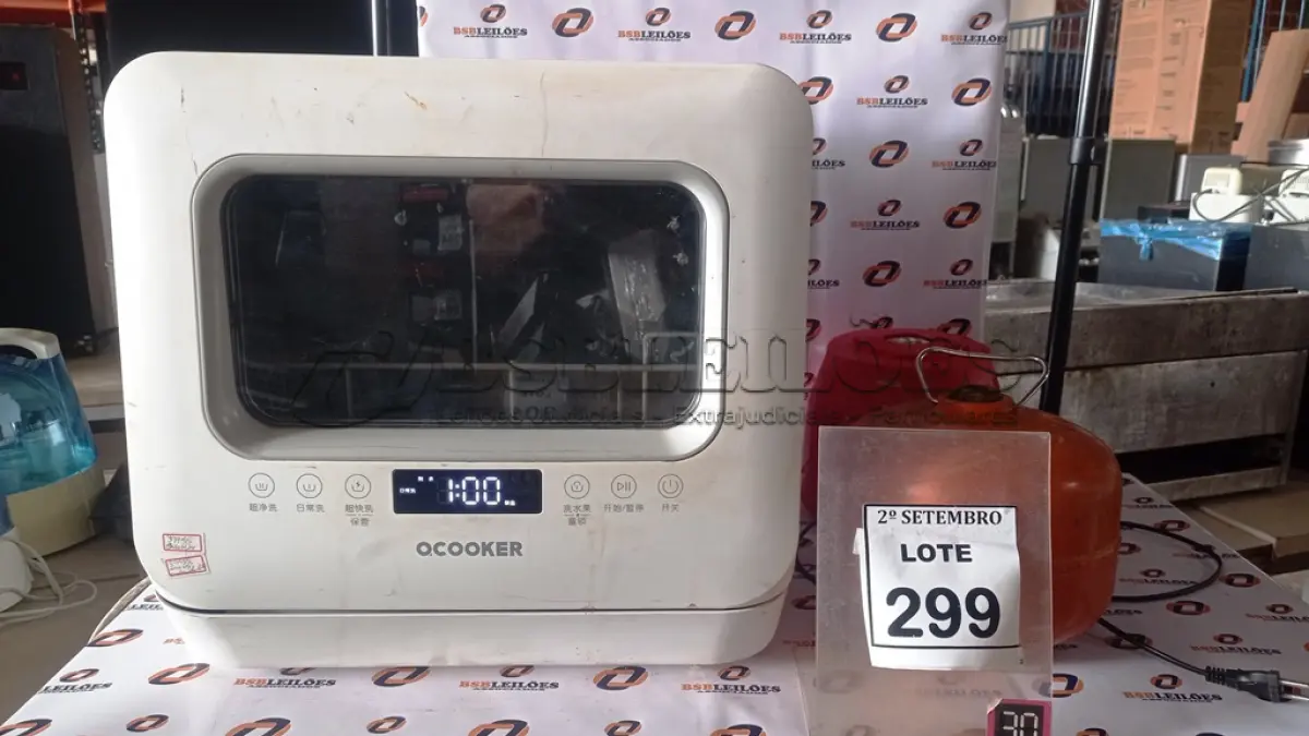 LOTE 299 - 01 LAVA LOUÇA MARCA OCOOKER, 01 BASE DE LIQUIDIFICADOR E 01 BOTIJÃO DE GÁS PEQUENO. (NO ESTADO) ATENÇÃO! FAZER A VISITAÇÃO ANTES DE ARREMATAR, NÃO SABEMOS SE FUNCIONA, LEILÃO NÃO TEM GARANTIA E NEM DEVOLUÇÃO, SUJEITO A POSSÍVEIS AVARIAS VISÍVEIS/OCULTAS E/OU AUSÊNCIA DE COMPONENTES.