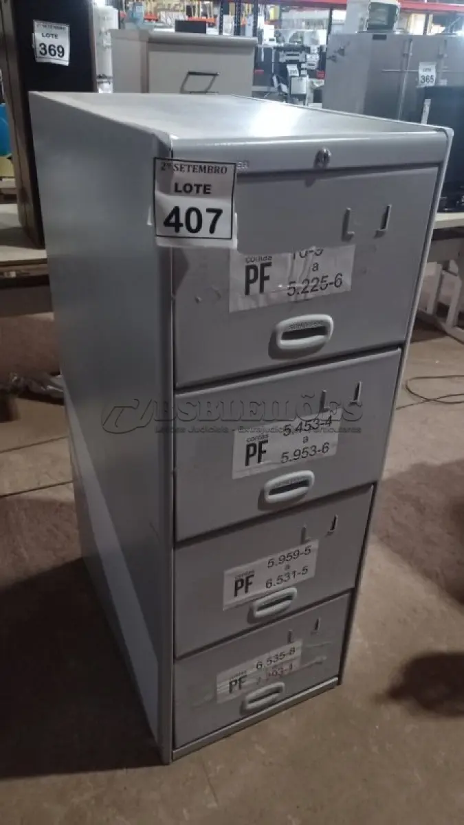 LOTE 407 - 01 ARQUIVO DE AÇO COM 04 GAVETAS. (NO ESTADO) ATENÇÃO! FAZER A VISITAÇÃO ANTES DE ARREMATAR, NÃO SABEMOS SE FUNCIONA, LEILÃO NÃO TEM GARANTIA E NEM DEVOLUÇÃO, SUJEITO A POSSÍVEIS AVARIAS VISÍVEIS/OCULTAS E/OU AUSÊNCIA DE COMPONENTES.