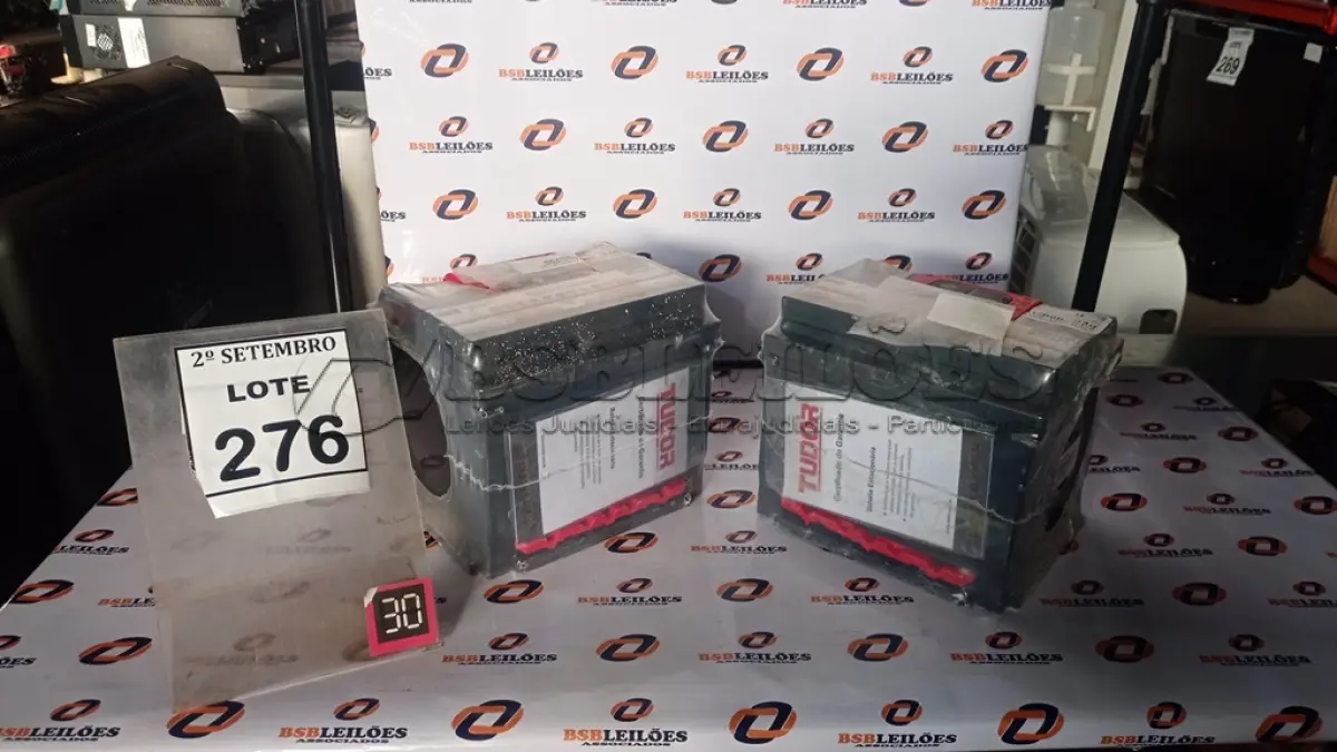 LOTE 276 - 02 BATERIAS ESTACIONÁRIAS MARCA TUDOR. (NO ESTADO) ATENÇÃO! FAZER A VISITAÇÃO ANTES DE ARREMATAR, NÃO SABEMOS SE FUNCIONA, LEILÃO NÃO TEM GARANTIA E NEM DEVOLUÇÃO, SUJEITO A POSSÍVEIS AVARIAS VISÍVEIS/OCULTAS E/OU AUSÊNCIA DE COMPONENTES.