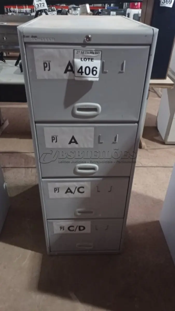 LOTE 406 - 01 ARQUIVO DE AÇO COM 04 GAVETAS. (NO ESTADO) ATENÇÃO! FAZER A VISITAÇÃO ANTES DE ARREMATAR, NÃO SABEMOS SE FUNCIONA, LEILÃO NÃO TEM GARANTIA E NEM DEVOLUÇÃO, SUJEITO A POSSÍVEIS AVARIAS VISÍVEIS/OCULTAS E/OU AUSÊNCIA DE COMPONENTES.