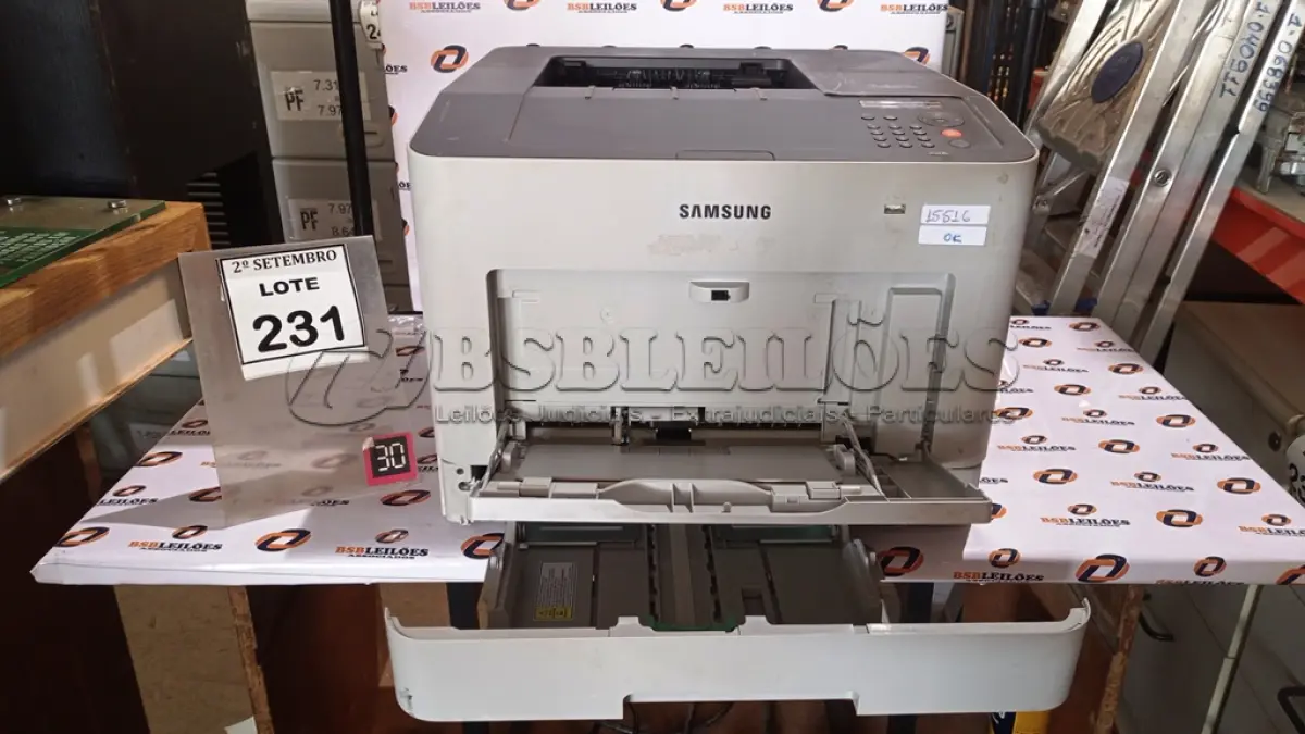 LOTE 231 - 01 IMPRESSORA MODELO CLP-680ND MARCA SAMSUNG. (NO ESTADO) ATENÇÃO! FAZER A VISITAÇÃO ANTES DE ARREMATAR, NÃO SABEMOS SE FUNCIONA, LEILÃO NÃO TEM GARANTIA E NEM DEVOLUÇÃO, SUJEITO A POSSÍVEIS AVARIAS VISÍVEIS/OCULTAS E/OU AUSÊNCIA DE COMPONENTES.