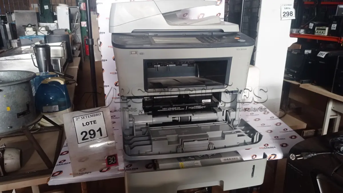 LOTE 291 - 01 IMPRESSORA MARCA SAMSUNG MARCA SCX-5835NX. (NO ESTADO) ATENÇÃO! FAZER A VISITAÇÃO ANTES DE ARREMATAR, NÃO SABEMOS SE FUNCIONA, LEILÃO NÃO TEM GARANTIA E NEM DEVOLUÇÃO, SUJEITO A POSSÍVEIS AVARIAS VISÍVEIS/OCULTAS E/OU AUSÊNCIA DE COMPONENTES.