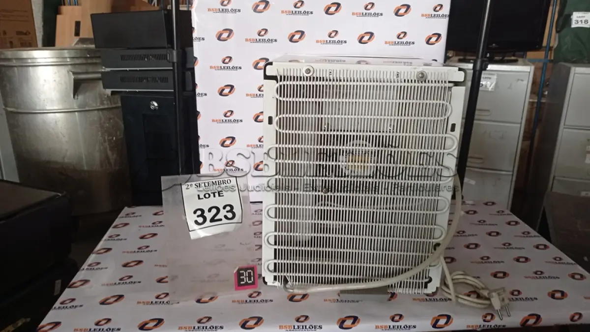 LOTE 323 - 01 PURIFICADOR DE ÁGUA MARCA SOFT. (NO ESTADO) ATENÇÃO! FAZER A VISITAÇÃO ANTES DE ARREMATAR, NÃO SABEMOS SE FUNCIONA, LEILÃO NÃO TEM GARANTIA E NEM DEVOLUÇÃO, SUJEITO A POSSÍVEIS AVARIAS VISÍVEIS/OCULTAS E/OU AUSÊNCIA DE COMPONENTES.