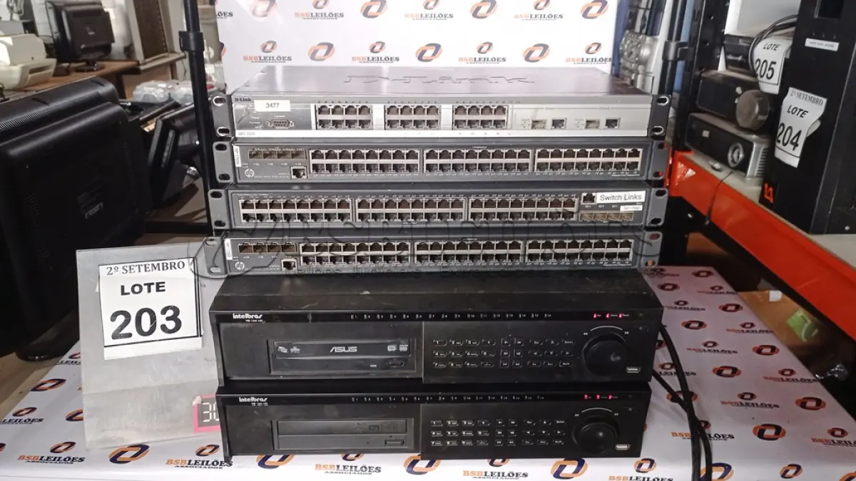 LOTE 203 - 03 SWITCHES E 02 APARELHOS DVR MARCA INTELBRAS. (NO ESTADO) ATENÇÃO! FAZER A VISITAÇÃO ANTES DE ARREMATAR, NÃO SABEMOS SE FUNCIONA, LEILÃO NÃO TEM GARANTIA E NEM DEVOLUÇÃO, SUJEITO A POSSÍVEIS AVARIAS VISÍVEIS/OCULTAS E/OU AUSÊNCIA DE COMPONENTES.