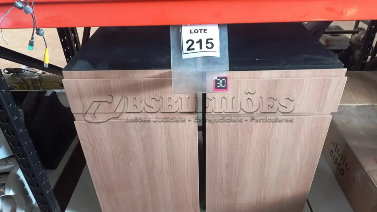 LOTE 215 - 02 GAVETEIROS COM 01 GAVETA E SUPORTE PARA CPU. (NO ESTADO) ATENÇÃO! FAZER A VISITAÇÃO ANTES DE ARREMATAR, NÃO SABEMOS SE FUNCIONA, LEILÃO NÃO TEM GARANTIA E NEM DEVOLUÇÃO, SUJEITO A POSSÍVEIS AVARIAS VISÍVEIS/OCULTAS E/OU AUSÊNCIA DE COMPONENTES.