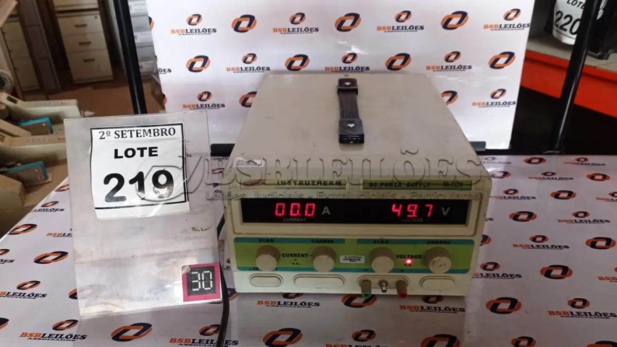 LOTE 219 - 01 FONTE DE ALIMENTAÇÃO DC MODELO FA-1030 MARCA INSTRUTHERM. (NO ESTADO) ATENÇÃO! FAZER A VISITAÇÃO ANTES DE ARREMATAR, NÃO SABEMOS SE FUNCIONA, LEILÃO NÃO TEM GARANTIA E NEM DEVOLUÇÃO, SUJEITO A POSSÍVEIS AVARIAS VISÍVEIS/OCULTAS E/OU AUSÊNCIA DE COMPONENTES.