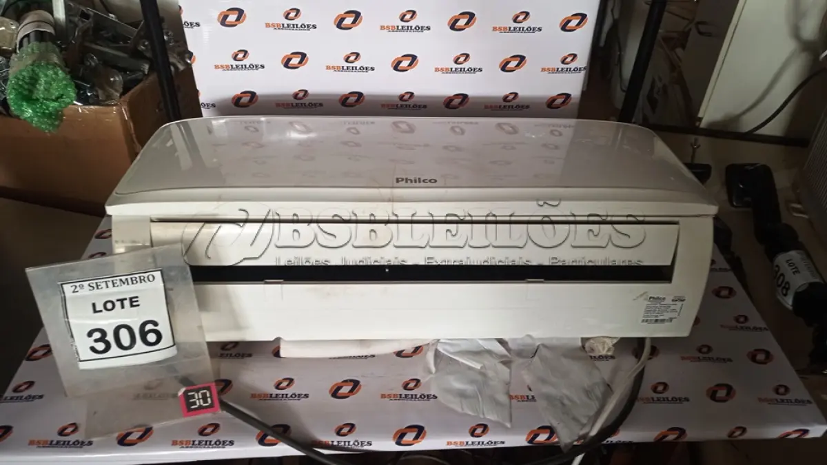 LOTE 306 - 01 EVAPORADORA 12000 BTUS MARCA PHILCO. (NO ESTADO) ATENÇÃO! FAZER A VISITAÇÃO ANTES DE ARREMATAR, NÃO SABEMOS SE FUNCIONA, LEILÃO NÃO TEM GARANTIA E NEM DEVOLUÇÃO, SUJEITO A POSSÍVEIS AVARIAS VISÍVEIS/OCULTAS E/OU AUSÊNCIA DE COMPONENTES.
