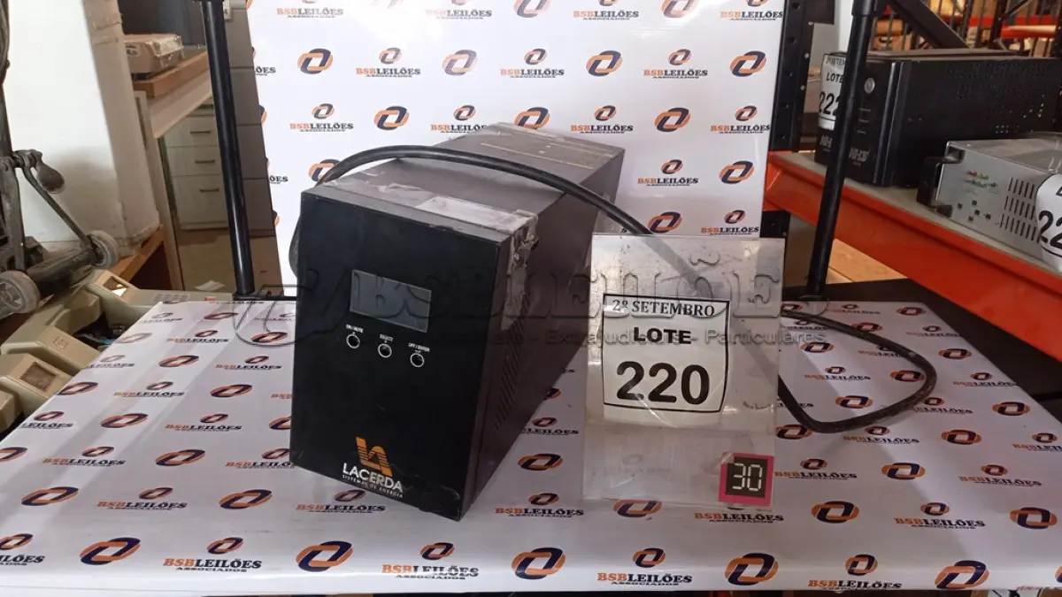 LOTE 220 - 01 NOBREAK MARCA LACERDA. (NO ESTADO) ATENÇÃO! FAZER A VISITAÇÃO ANTES DE ARREMATAR, NÃO SABEMOS SE FUNCIONA, LEILÃO NÃO TEM GARANTIA E NEM DEVOLUÇÃO, SUJEITO A POSSÍVEIS AVARIAS VISÍVEIS/OCULTAS E/OU AUSÊNCIA DE COMPONENTES.