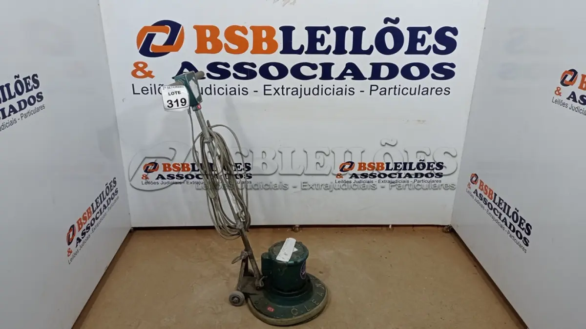 LOTE 319 - 01 ENCERADEIRA INDUSTRIAL 220V. (NO ESTADO) ATENÇÃO! FAZER A VISITAÇÃO ANTES DE ARREMATAR, NÃO SABEMOS SE FUNCIONA, LEILÃO NÃO TEM GARANTIA E NEM DEVOLUÇÃO, SUJEITO A POSSÍVEIS AVARIAS VISÍVEIS/OCULTAS E/OU AUSÊNCIA DE COMPONENTES.