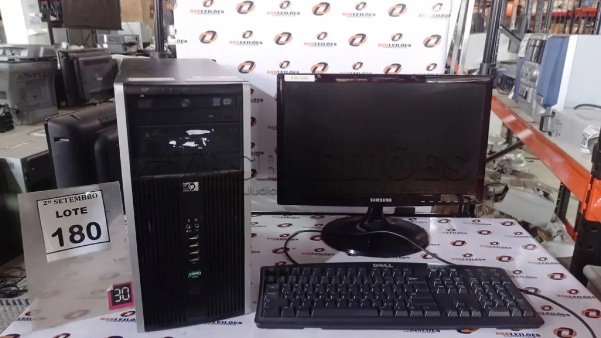 LOTE 180 - 01 CPU HP, 01 MONITOR SAMSUNG E 01 TECLADO. (NO ESTADO) ATENÇÃO! FAZER A VISITAÇÃO ANTES DE ARREMATAR, NÃO SABEMOS SE FUNCIONA, LEILÃO NÃO TEM GARANTIA E NEM DEVOLUÇÃO, SUJEITO A POSSÍVEIS AVARIAS VISÍVEIS/OCULTAS E/OU AUSÊNCIA DE COMPONENTES.