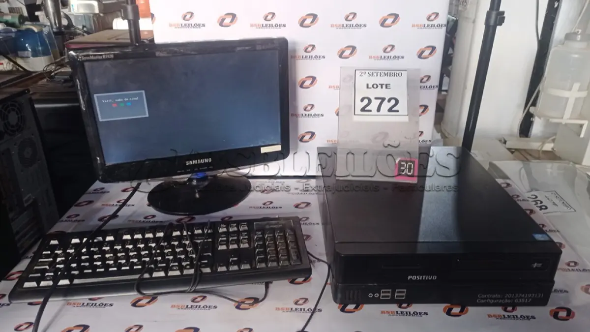 LOTE 272 - 01 CPU MARCA POSITIVO, 01 MONITOR MARCA SAMSUNG E 01 TECLADO. (NO ESTADO) ATENÇÃO! FAZER A VISITAÇÃO ANTES DE ARREMATAR, NÃO SABEMOS SE FUNCIONA, LEILÃO NÃO TEM GARANTIA E NEM DEVOLUÇÃO, SUJEITO A POSSÍVEIS AVARIAS VISÍVEIS/OCULTAS E/OU AUSÊNCIA DE COMPONENTES.