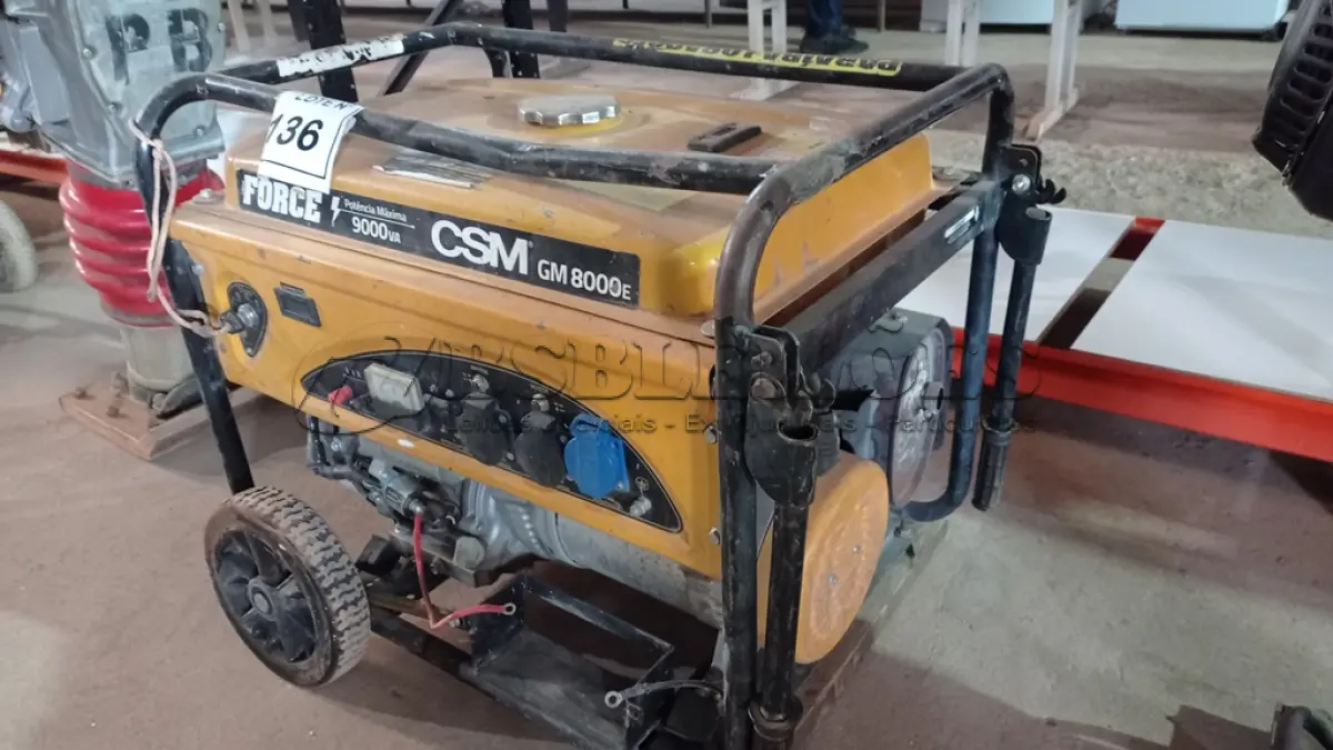 LOTE 136 - 01 GERADOR DE ENERGIA CSM MONOFÁSICO 9 KVA GASOLINA MARCA CSM. (NO ESTADO, NÃO SABEMOS SE FUNCIONA. LEILÃO NÃO TEM GARANTIA E NEM DEVOLUÇÃO, SUJEITO A POSSÍVEIS AVARIAS VISÍVEIS/OCULTAS E/OU AUSÊNCIA DE COMPONENTES)