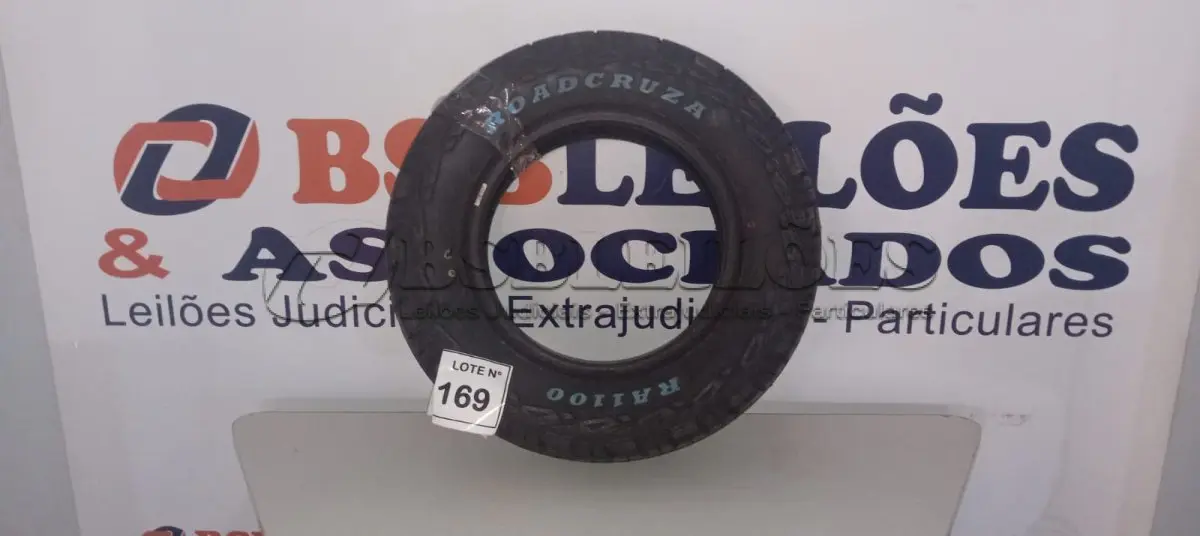 LOTE 169 - 01 PNEU ROADCRUZA 175/80R14 RA1100 92T (NO ESTADO, NÃO SABEMOS SE FUNCIONA. LEILÃO NÃO TEM GARANTIA E NEM DEVOLUÇÃO, SUJEITO A POSSÍVEIS AVARIAS VISÍVEIS/OCULTAS E/OU AUSÊNCIA DE COMPONENTES)