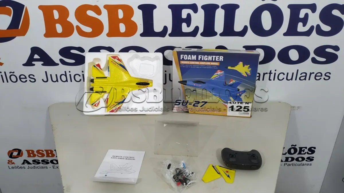 LOTE 125 - 01 AVIÃO DE CONTROLE CAÇA SU-27 MODEL EPP 2 CANAIS 2.4 GHZ (NO ESTADO, NÃO SABEMOS SE FUNCIONA. LEILÃO NÃO TEM GARANTIA E NEM DEVOLUÇÃO, SUJEITO A POSSÍVEIS AVARIAS VISÍVEIS/OCULTAS E/OU AUSÊNCIA DE COMPONENTES)